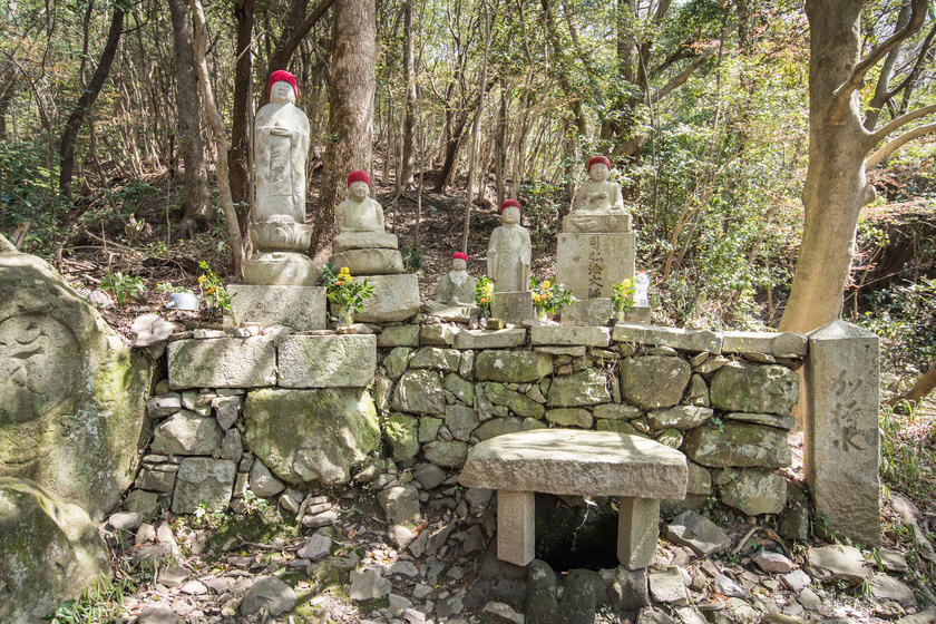 四国霊場八十八箇所第84番札所屋島寺への遍路道道中