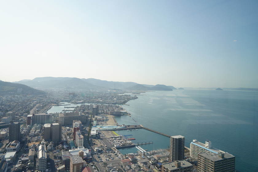 The rafts for farming nori, which are seen in almost all parts of the sea off the coast of Takamatsu, are a feature of winter in the city.