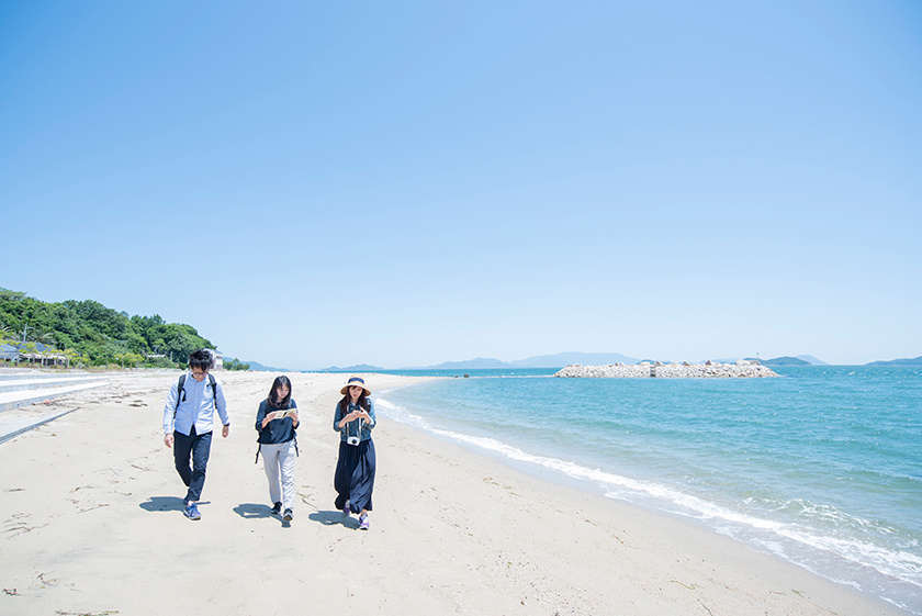 女木島弓ヶ浜ビーチを散策