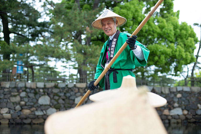 玉藻公園の船頭・河合さん