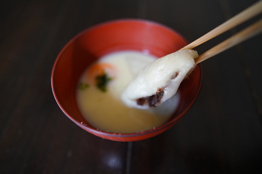 鰹だしと白味噌のあんもち雑煮