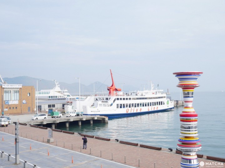 瀬戸内国際芸術祭 高松港のフェリー