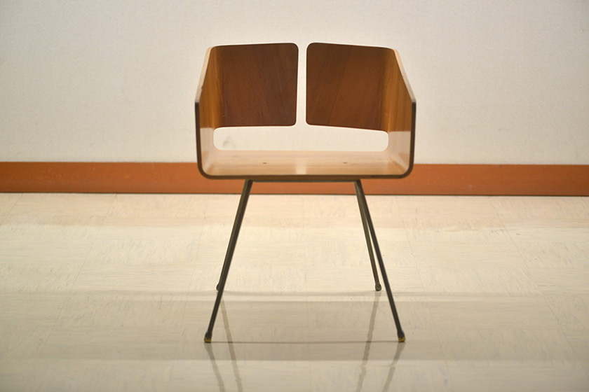香川県文化会館 大江宏氏デザインの椅子