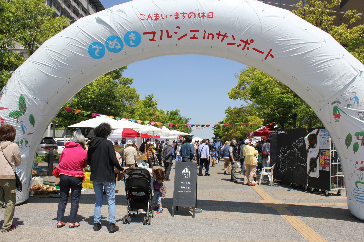 南原農園の柑橘は高松港近くで開かれる「さぬきマルシェ」でも味わえる