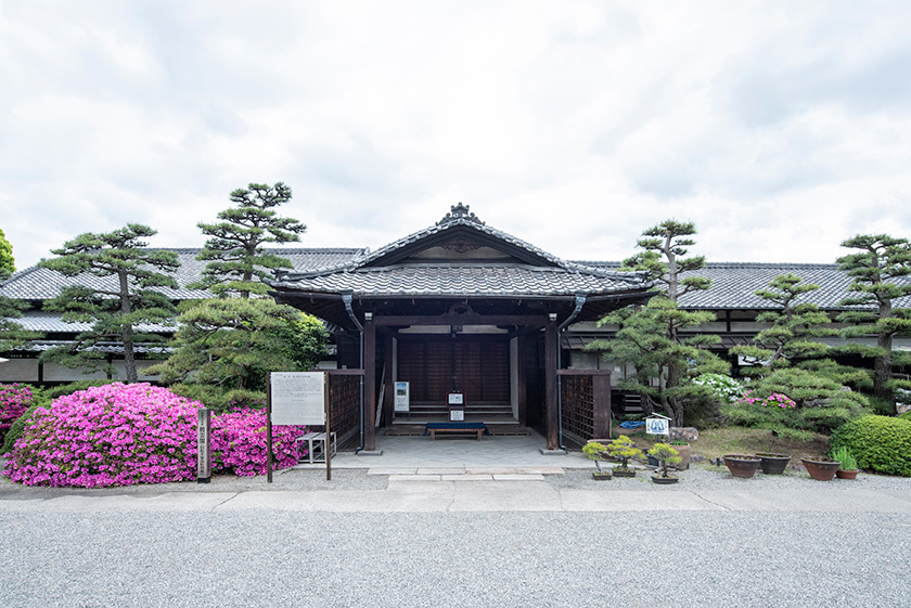 国の重要文化財に指定されている玉藻公園 披雲閣