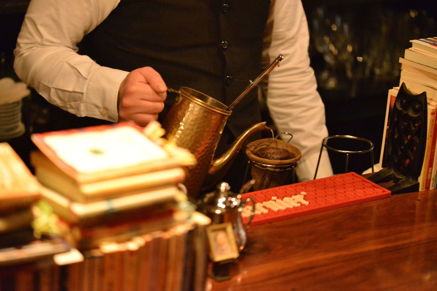 珈琲と本と音楽 半空のコーヒーフィルターには香川の伝統工芸品・保多織を使用