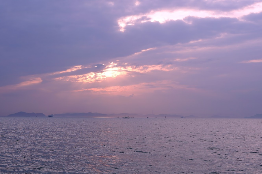 瀬戸内海と空 鰆漁