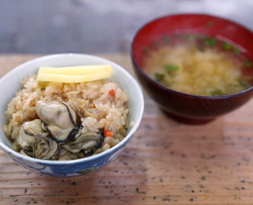 香川県のかき焼き　締めのかきご飯とかき味噌汁