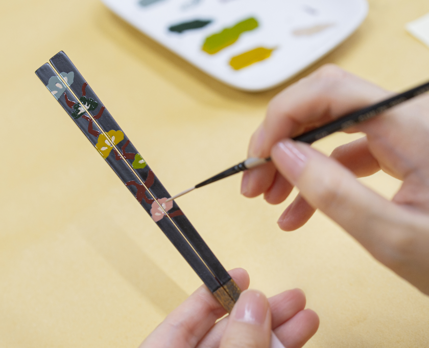 中田漆木で香川漆芸の漆絵付け体験