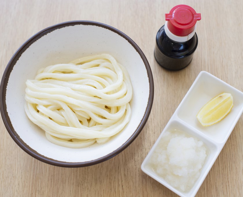 香川の讃岐うどん「しょうゆ・生醤油」