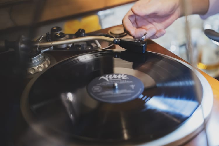 実は高松は音楽の街！観光で訪れたいバー、レコード店、ライブハウス
