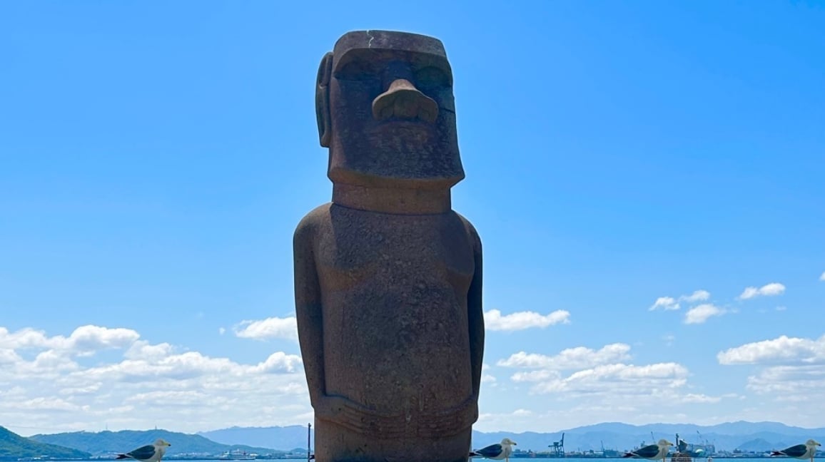 女木島のモアイ像